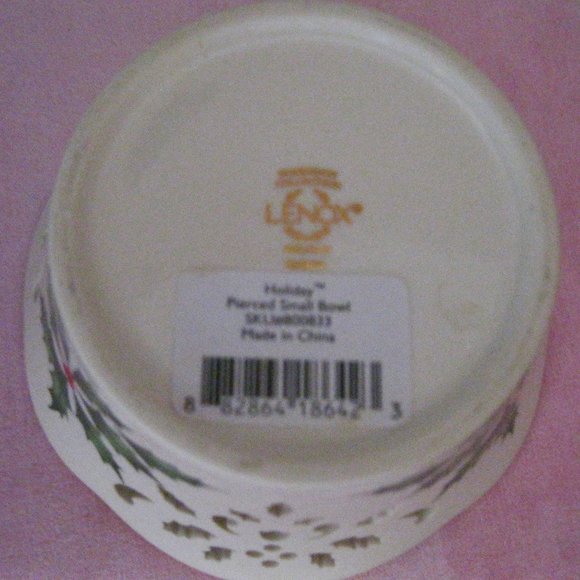"LENOX RARE-RETIRED-SIGNED HOLIDAY PIERCED SMALL BOWL" FINE PORCELAIN! 8/22/25 - Picture 3 of 7